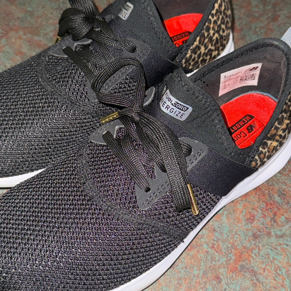 New balance women’s size 7 Black and Leopard Print Sneakers - Picture 6 of 9